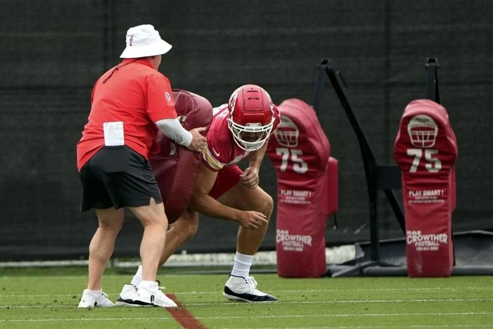 Travis Kelce estuvo en los entrenamientos de los Chiefs.