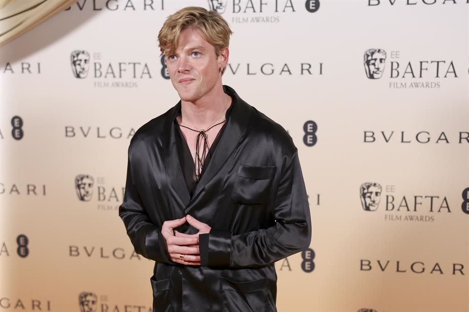 El actor, de 32 años, ha destacado en producciones como la serie 'La Sospecha' de Apple TV+ (junto a Uma Thurman).