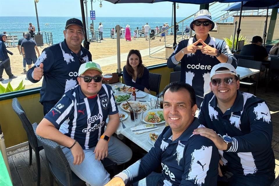 Los aficionados de Rayados se hicieron presentes en Santa Mónica previo al debut en el Mundial de Clubes 2025.