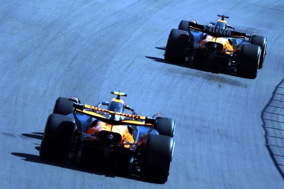 Lando Norris aceptó que cometió un error al chocar con su compañero de equipo Oscar Piastri.
