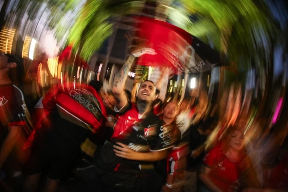 Euforia y nostalgia acompañaron a los atlistas en la despedida del bicampeón Martín Nervo.