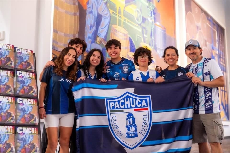 La familia Aguilar llegó a Cincinnati para ver a los Tuzos contra Salzburg.