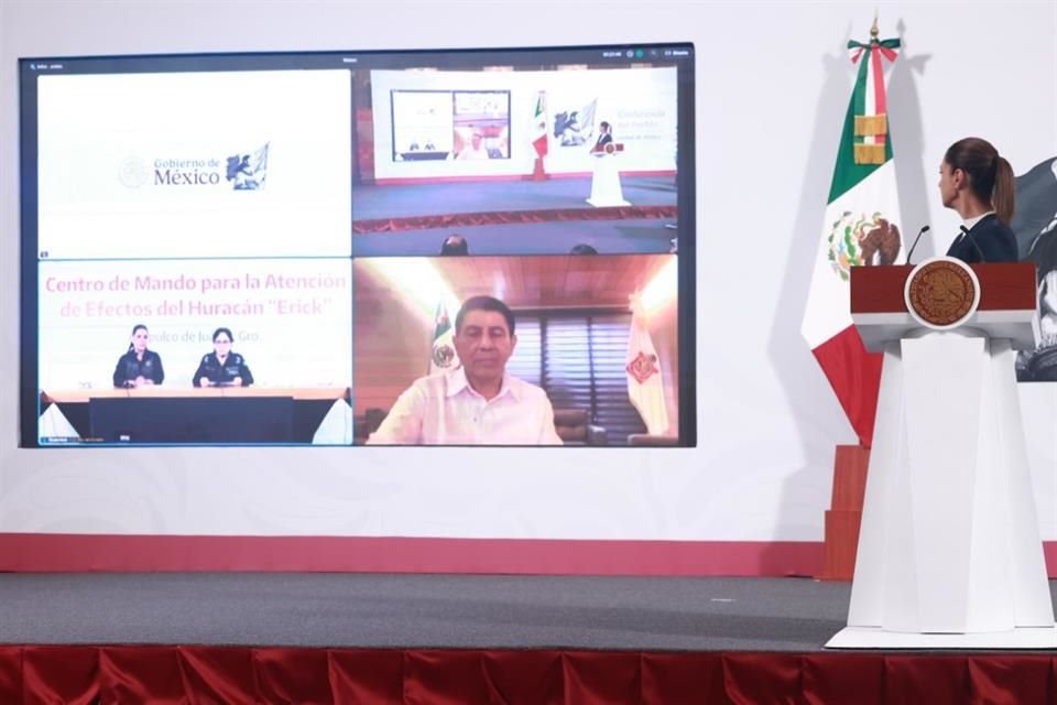 Al menos 22 municipios de Oaxaca y 10 de Guerrero serían afectados por huracán 'Erick', informó Coordinación Nacional de Protección Civil.
