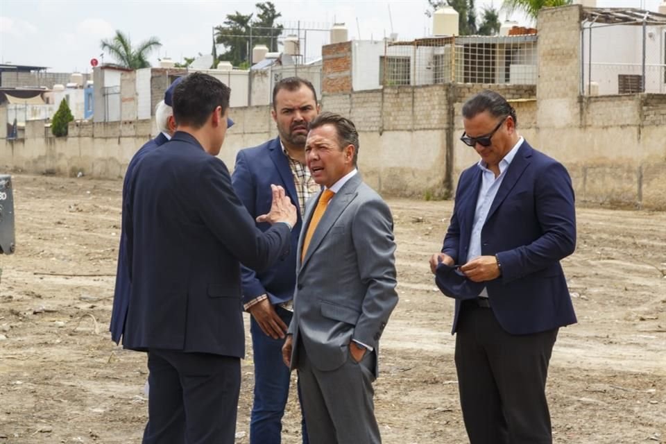 En el marco de la presentación del Parque Industrial de Grupo Frisa, Pablo Lemus anunció que se harán mejoras en Camino al Zapote.