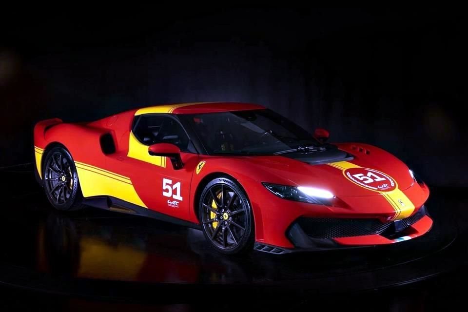 It accelerates from 0 to 100 kilometers per hour in 2.8 seconds.