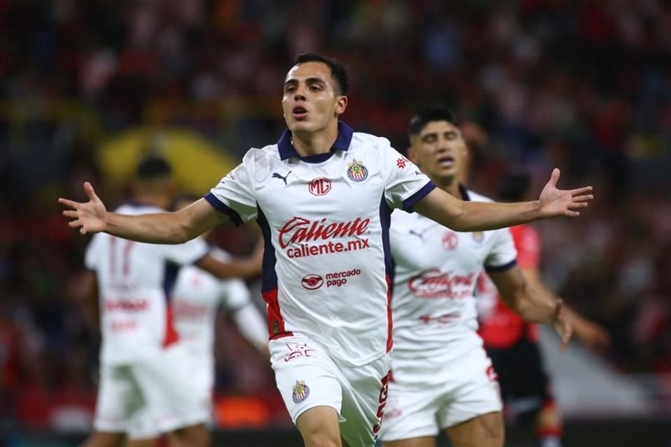 Hugo Camberos, canterano de las Chivas, es candidato a Balón de Oro en la categoría de Novato del Año.