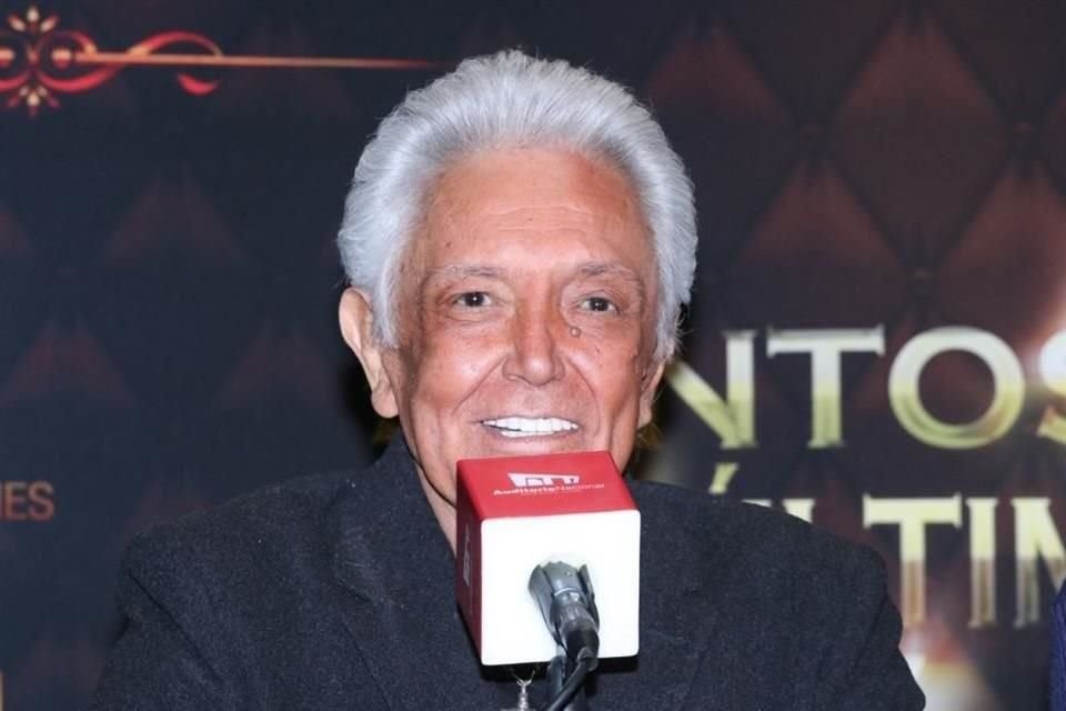 Alberto Vázquez Gurrola, de 85 años de edad, saltó a la fama en la década de los 60 como uno de los primeros intérpretes del rock and roll en el país.