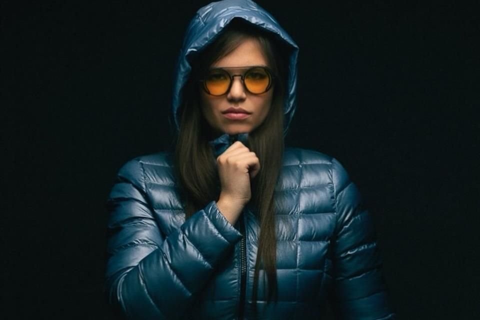La cantante Carla Merchant dará a conocer el próximo 18 de julio su nuevo sencillo 'El Ala', que aborda la teoría del caos.