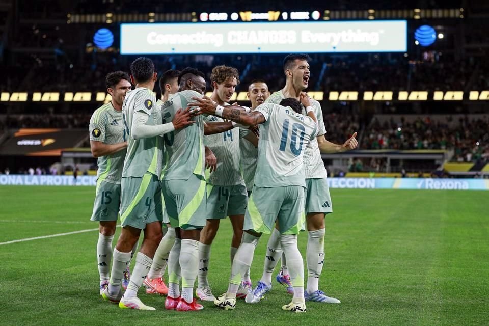 Con doblete de César Montes, México derrotó 2-0 a Surinam para quedar en la cima del Grupo A de la Copa Oro, con 6 puntos.