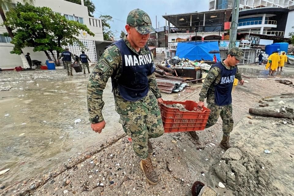 Semar mantiene la implementación del Plan Marina en su fase de Auxilio en Oaxaca y Guerrero, con elementos desplegados para realizar acciones de búsqueda, rescate, atención médica y apoyo en refugios.