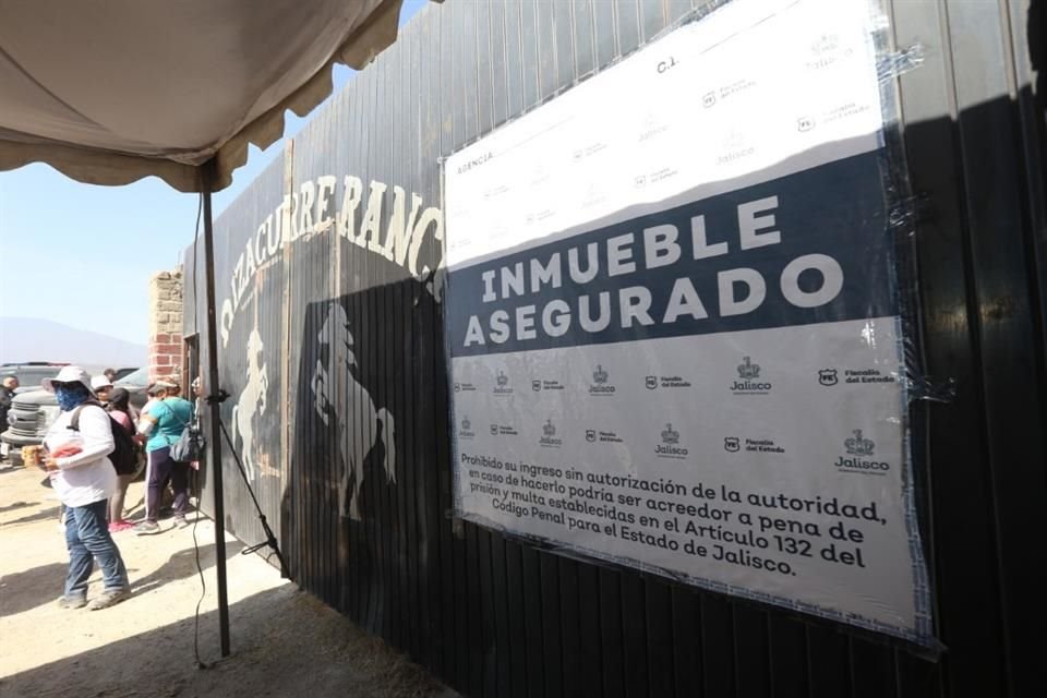 En la investigación sobre lo ocurrido en el Rancho Izaguirre, autoridades de Jalisco niegan que EU les haya 'corregido la plana'.
