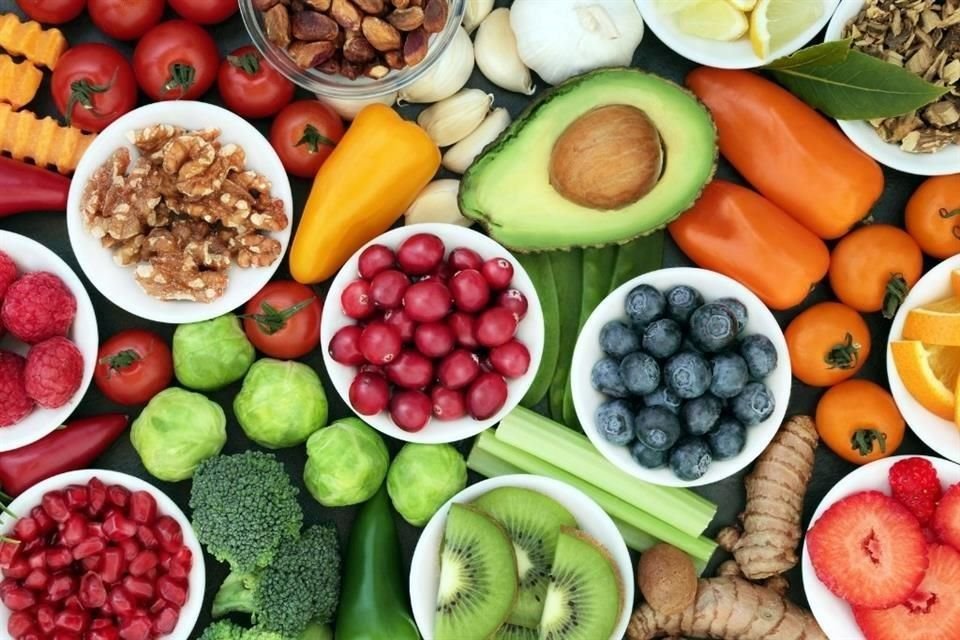 Para prevenir o detectar a tiempo estos desequilibrios, se recomienda comenzar a revertirlo con alimentación saludable, ejercicio y algunos suplementos.
