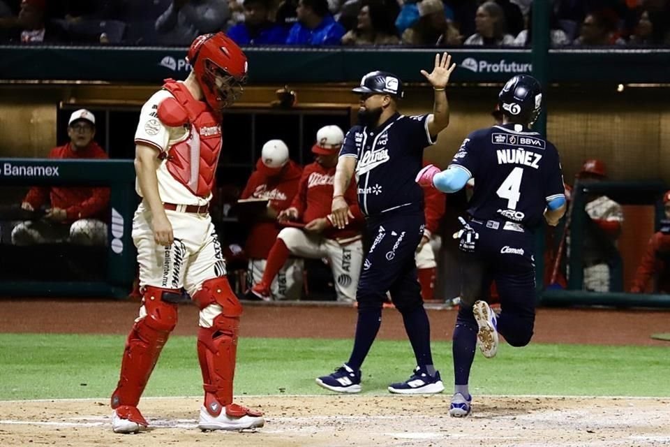 Los Sultanes provocaron que los Diablos Rojos perdieran su primera serie de la temporada.