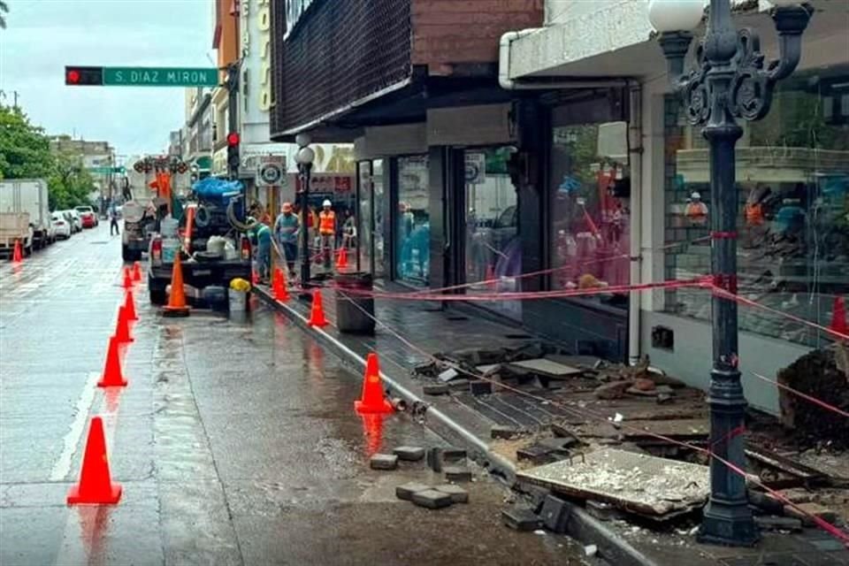 Durante la madrugada, se registró una explosión en registros subterráneos de la CFE en el centro de Tampico, en la calle Fray Andrés de Olmos y Díaz Mirón.