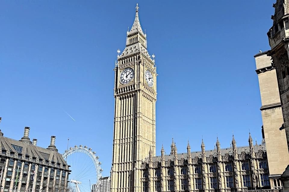 Big Ben ve Parlamento Sarayı.