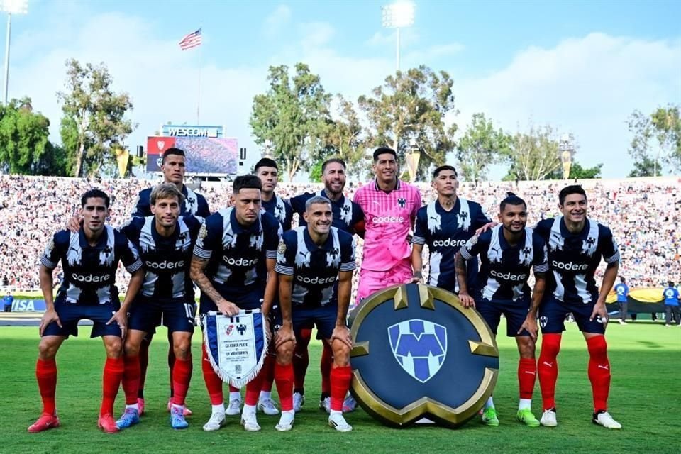 Así saltó Rayados al partido.