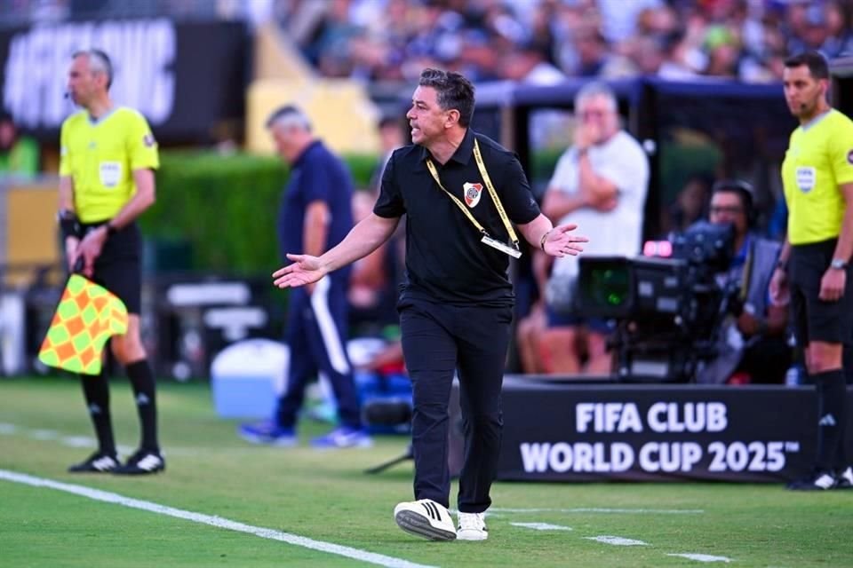 Marcelo Gallardo vivió intenso el duelo.