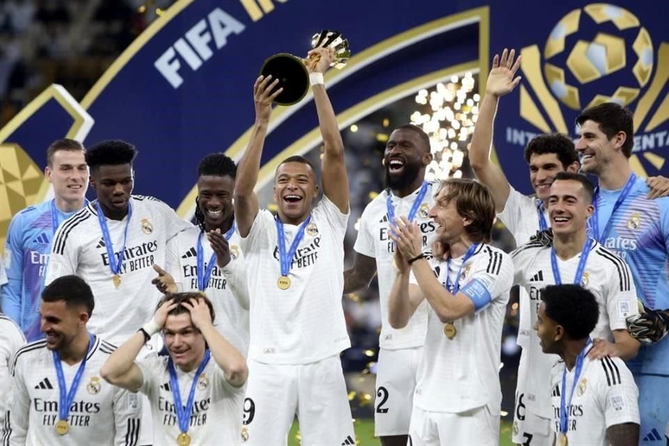 Real Madrid derrotó al Pachuca en la Final de la Copa Confederaciones.
