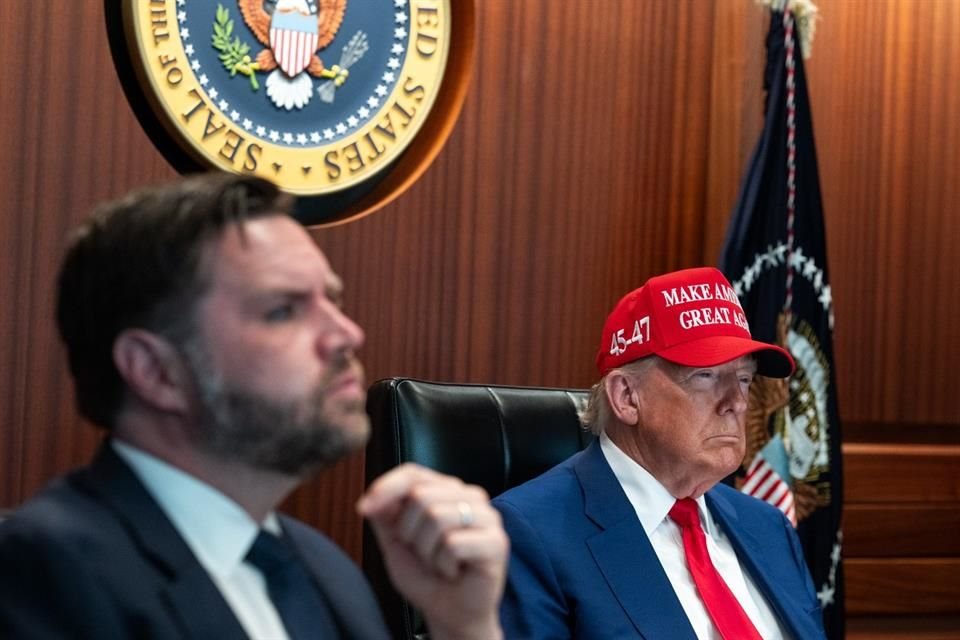 Acompañado del Vicepresidente JD Vance, Trump advirtió que sin paz, habrá una 'tragedia' para Irán que 'superará con creces lo que ya ha ocurrido'.