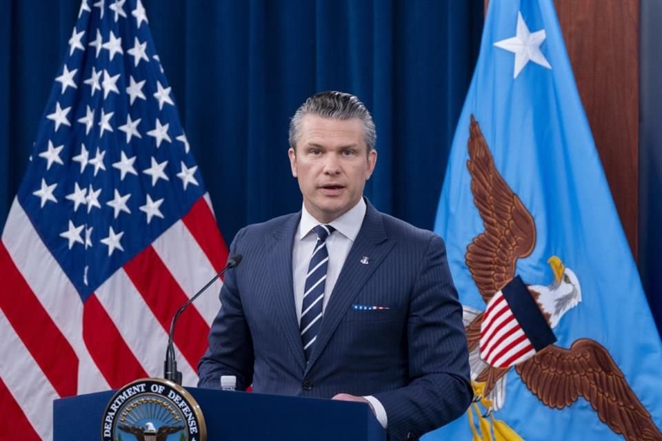 El Secretario de Defensa de EU afirmó que ataques ordenados por Trump han 'devastado' el programa nuclear de Irán.