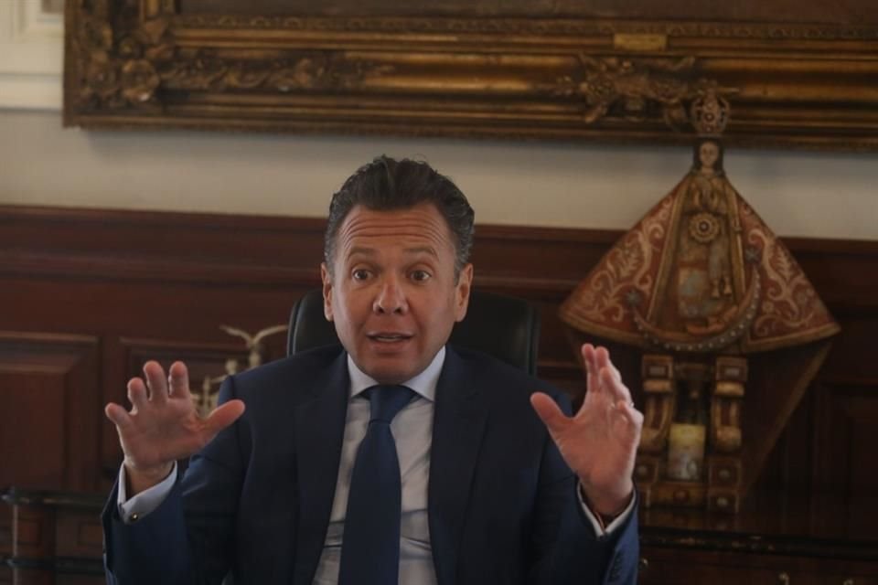 Al cumplir 6 meses de Gobierno, Pablo Lemus admitió que su reto es la seguridad, y se comprometió a erradicar la desaparición forzada.