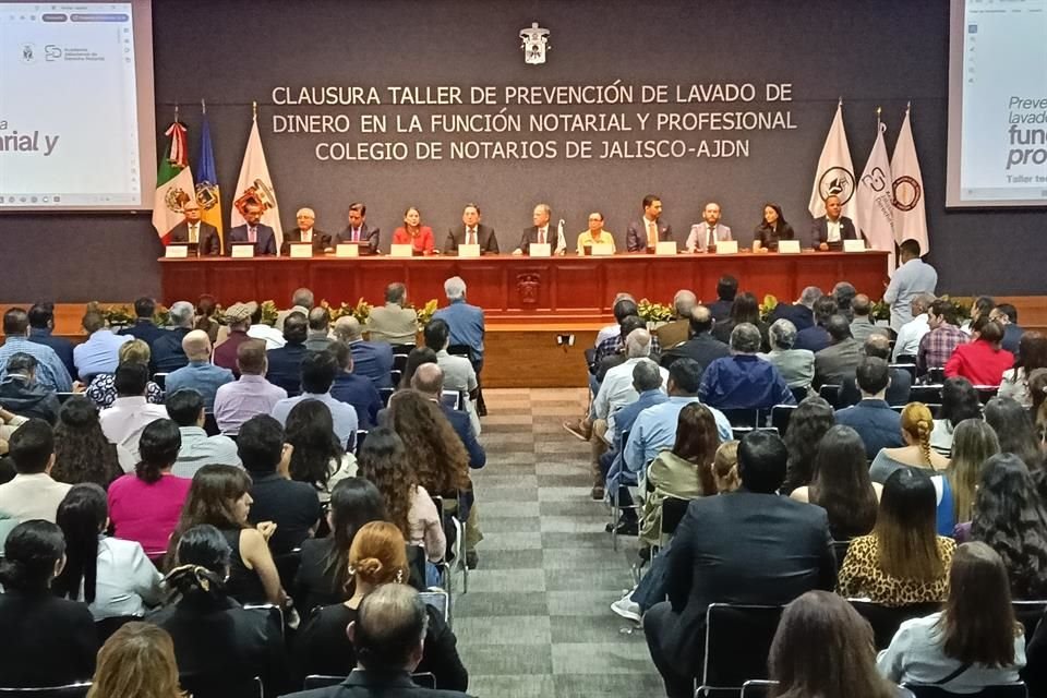 Notarios de Jalisco se sometieron a una capacitación para prevenir el lavado de dinero buscando reducir riesgos para la función notarial.