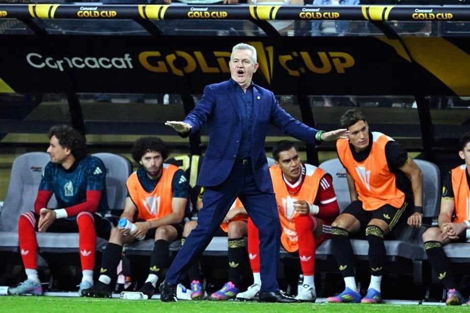 Javier Aguirre pidió calma a sus dirigidos durante el cotejo en Las Vegas.