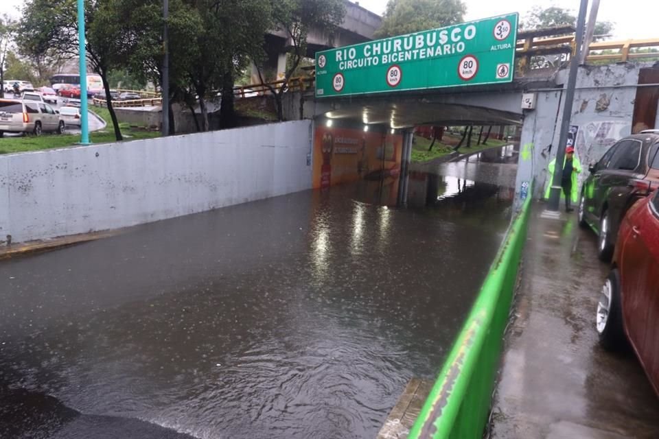 En el cruce de Viaducto y Río Churubusco la circulación debió ser cerrada momentáneamente.