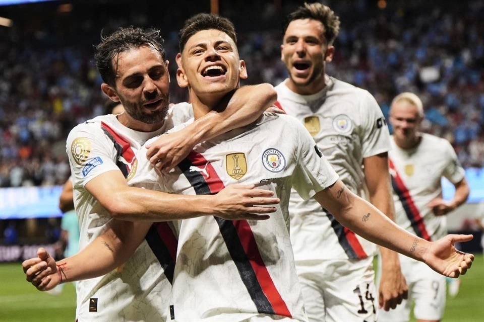 Claudio Echeverri celebró su primer gol con el Manchester City en la victoria 6-0 ante Al Ain en el Mundial de Clubes.