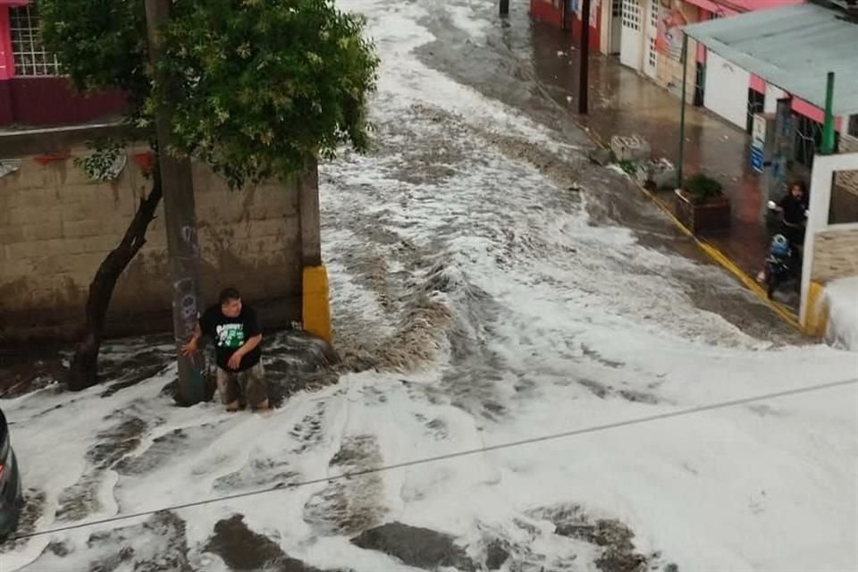 Las anegaciones en la zona contigua a la Presa fueron atribuidas por las autoridades a lluvias fuera de lo normal.