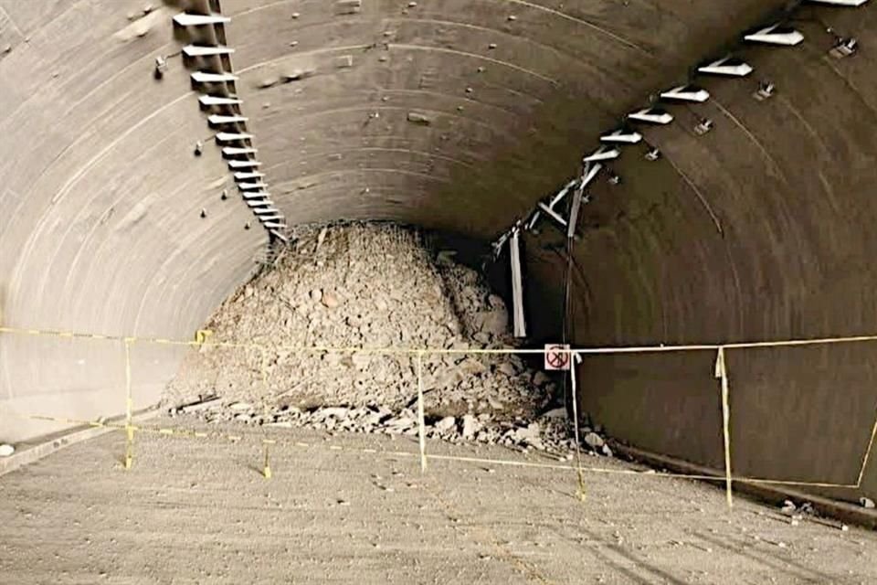 El centro del País vivió un domingo de lluvias torrenciales con graves inundaciones, desbordamiento de ríos y deslizamiento de cerros.