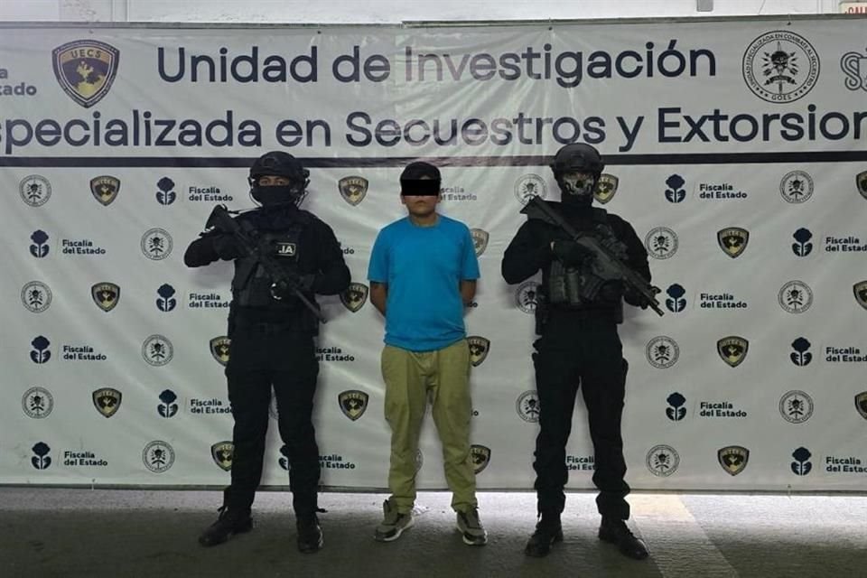 Andry Fernando 'N', a quien le aseguraron un carro, una motocicleta, un cuchillo, un arma de fabricación casera y dos réplicas de arma de fuego.