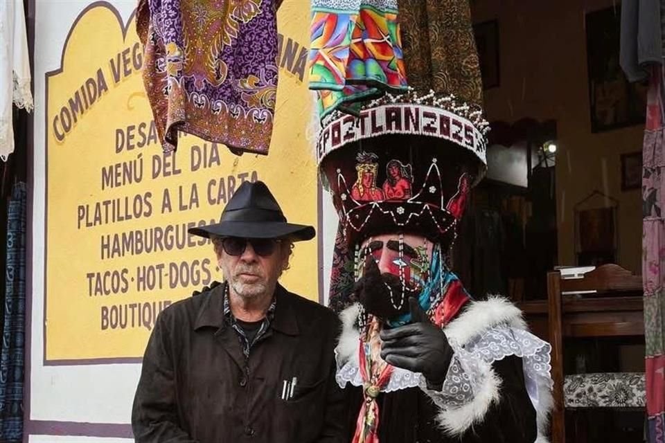 Tim Burton posó con un chinelo.