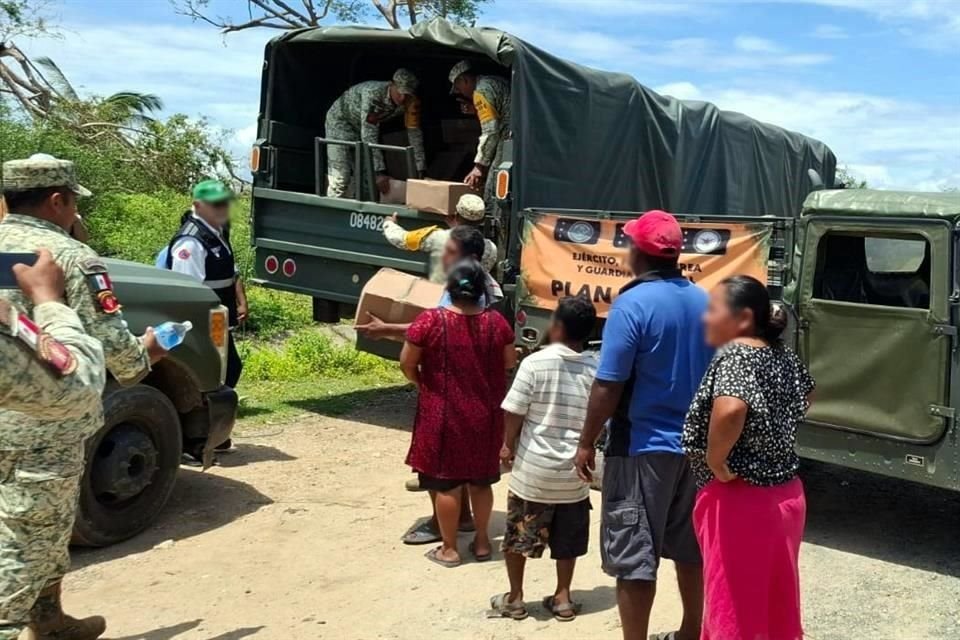 Fuerzas armadas han repartido víveres y agua potable entre las comunidades afectadas.