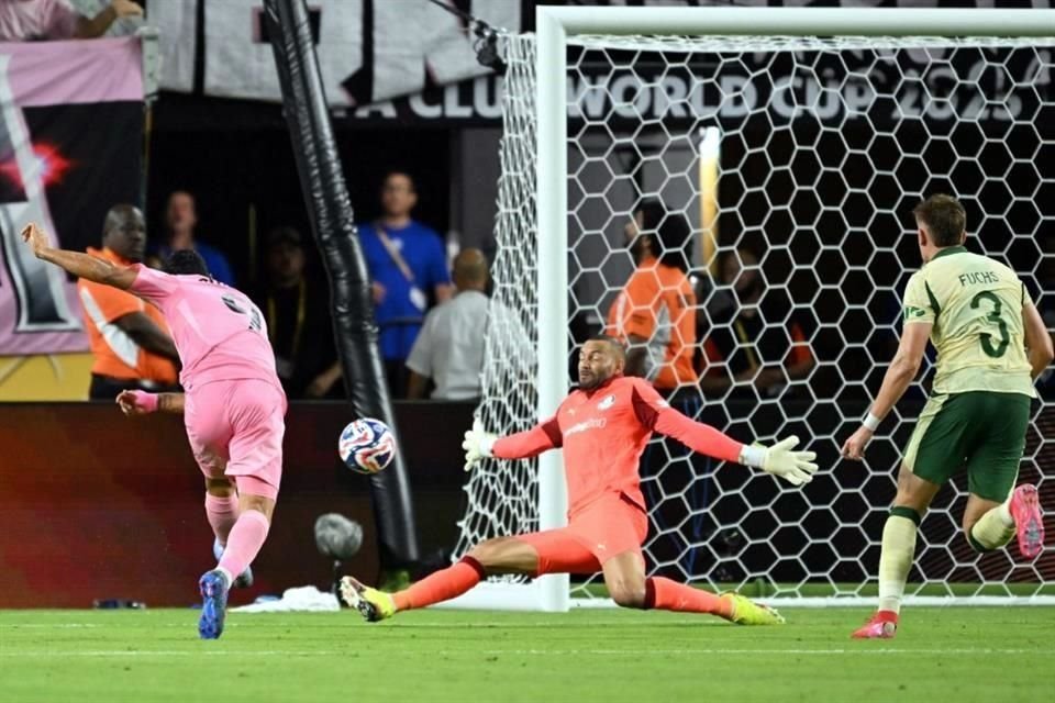 Suárez mantiene esa contundencia que lo caracterizó por años en el futbol de Europa.