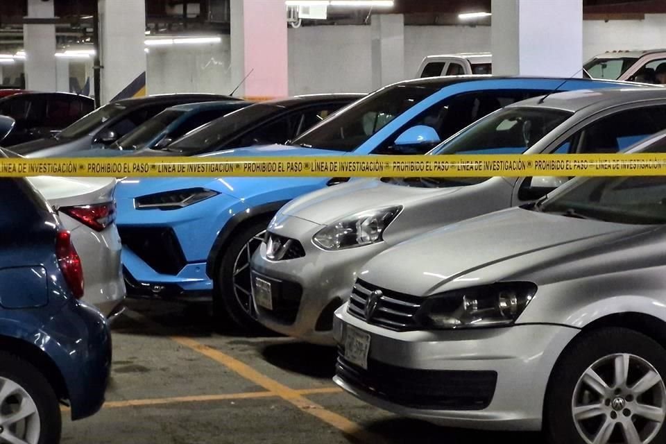 La camioneta fue ubicada en el estacionamiento de Wal-Mart Valle Oriente, en Monterrey.