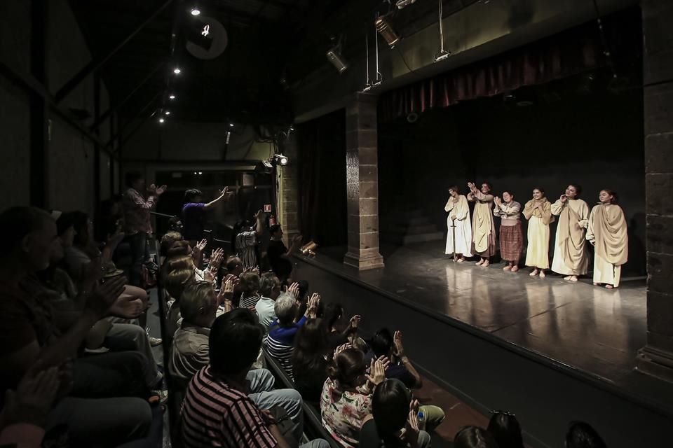 Lo State Theater Showcase è una piattaforma che consente a creatori emergenti ed esperti di incontrarsi in un unico forum, presentare i propri lavori e creare reti di contatti.