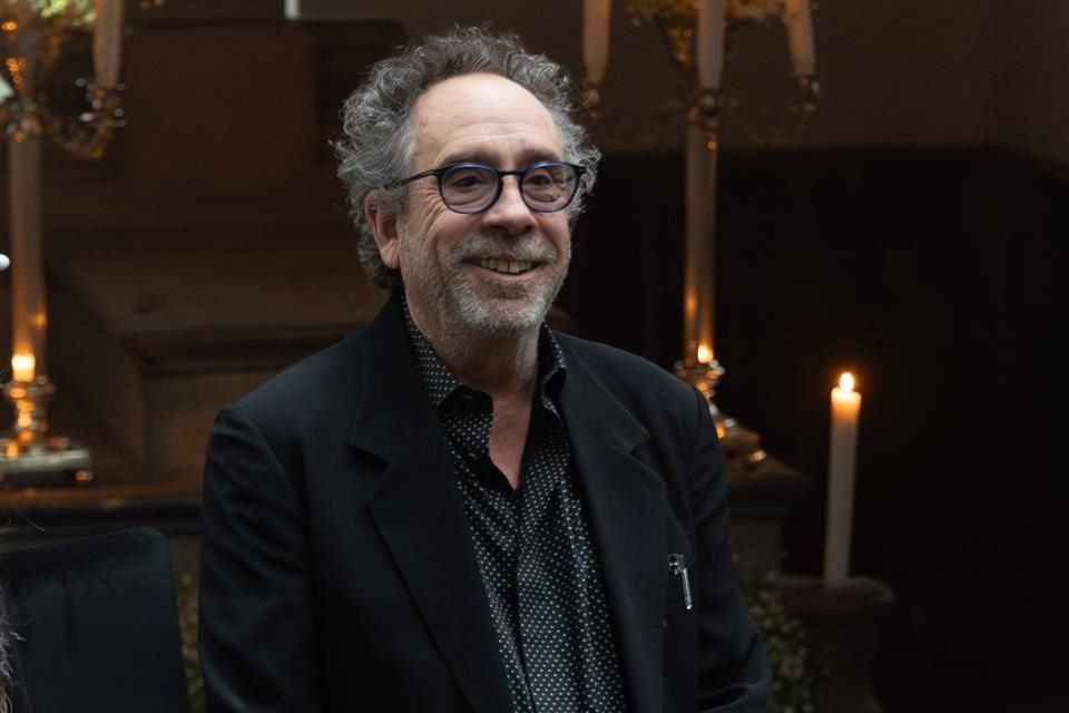 Tim Burton dijo que el arte y la creatividad de México lo inspiran, durante una master class previa a su expo 'El Laberinto' en CDMX.