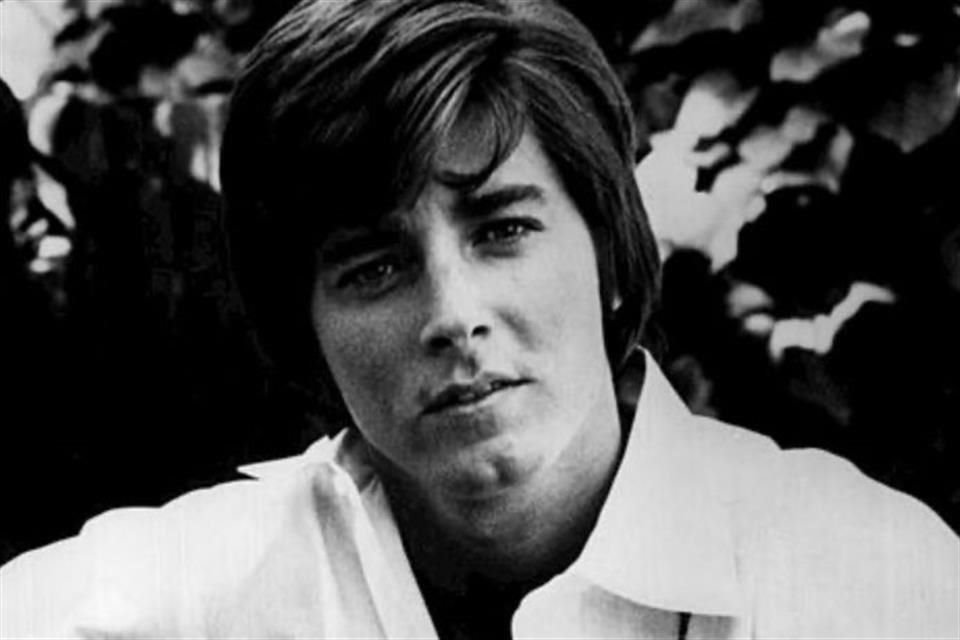 Bobby Sherman, ídolo pop de los 70 y héroe fuera del escenario, murió a los 81 años tras enfrentar cáncer en etapa 4.