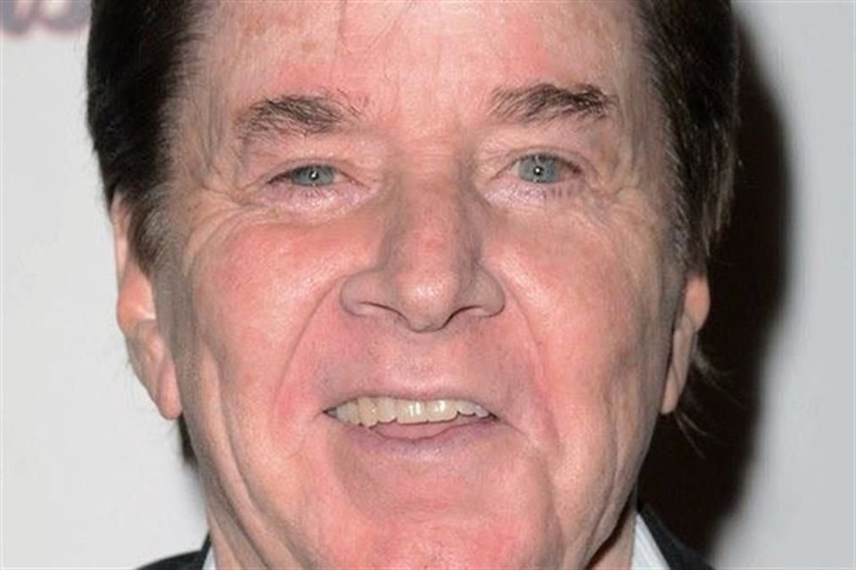 Bobby Sherman saltó a la fama como Jeremy Bolt en la serie Here Come the Brides (1968-1970) y alcanzó gran éxito en la música con temas como 'Little Woman' y 'Julie, Do Ya Love Me'.