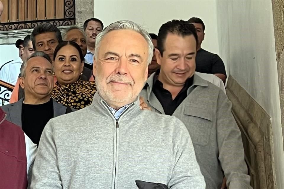 Alfonso Ramírez Cuéllar, diputado federal de Morena, estuvo en el Congreso de Jalisco realizando una visita de cortesía a los integrantes de la bancada morenista.