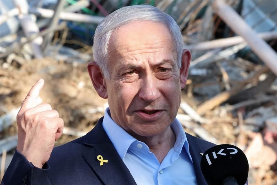 El Primer Ministro, Benjamin Netanyahu, durante una visita a un sitio golpeado por misil iraní, el 20 de junio.