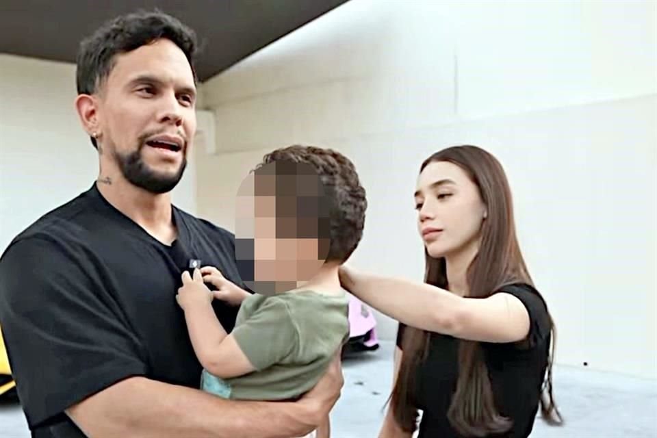 El influencer y su esposa lamentaron que se piense que el asalto fue montado, y exhibieron los golpes que sufrieron y el desorden que dejaron los ladrones.
