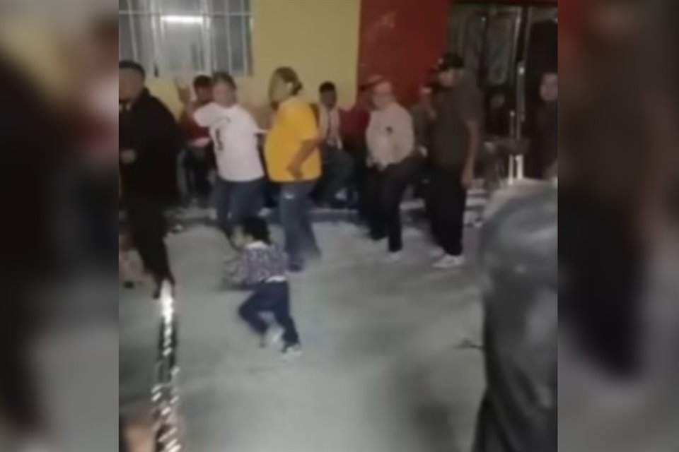 Ataque armado durante fiesta patronal en Irapuato, Guanajuato, dejó al menos 12 personas muertas y varias más heridas, según autoridades.