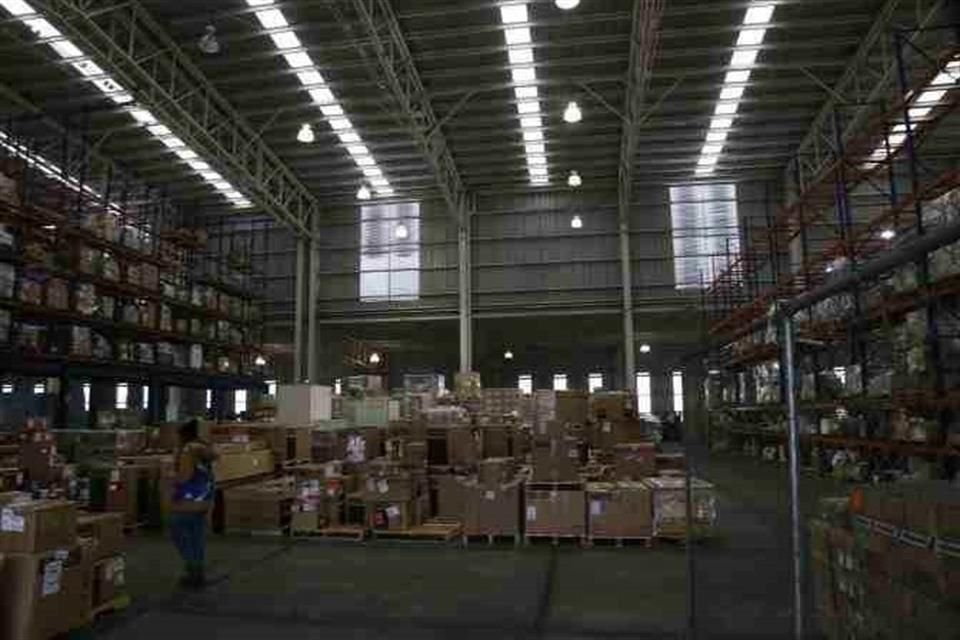 Acusa Consejo de Cámaras Industriales de Jaliscos saturación en aduanas de los aeropuertos de Manzanillo y Guadalajara, debido a retrasos y problemas de despacho de mercancía.