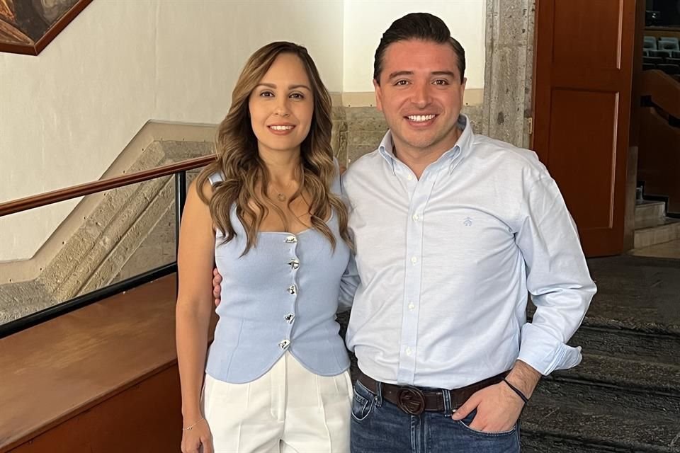 Alejandra Giadans, diputada local, y Francisco Javier Arana, regidor emecista de Tonalá.
