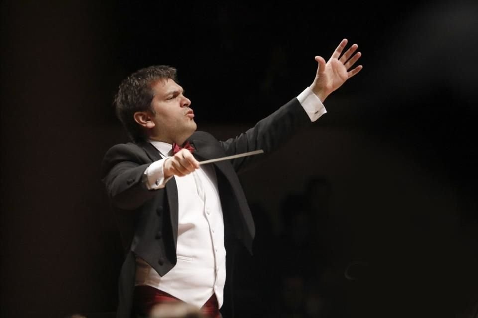 El director uruguayo Diego Naser dirigirá por primera vez a la OFJ, con un repertorio que fusiona tradición indígena, modernidad y danza