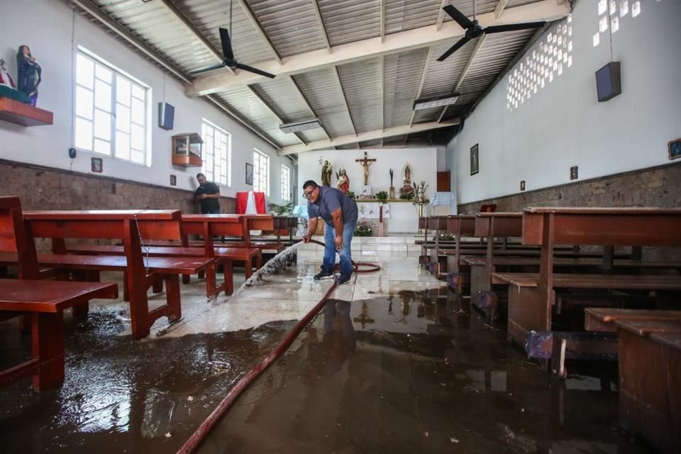 En la iglesia de San José se realizaron trabajos de limpieza.
