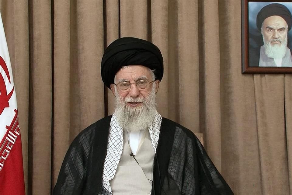 Líder supremo Ayatolá Alí Jamenei reapareció tras cese al fuego con Israel y dijo que responderán ante ataques; 'se abofetó a EU', afirmó.
