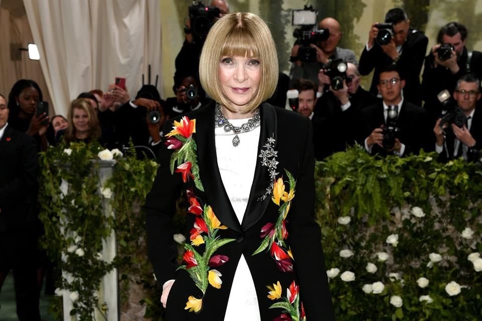 Anna Wintour deja la dirección de Vogue Estados Unidos tras 37 años, pero seguirá como jefa global de contenido en Condé Nast.